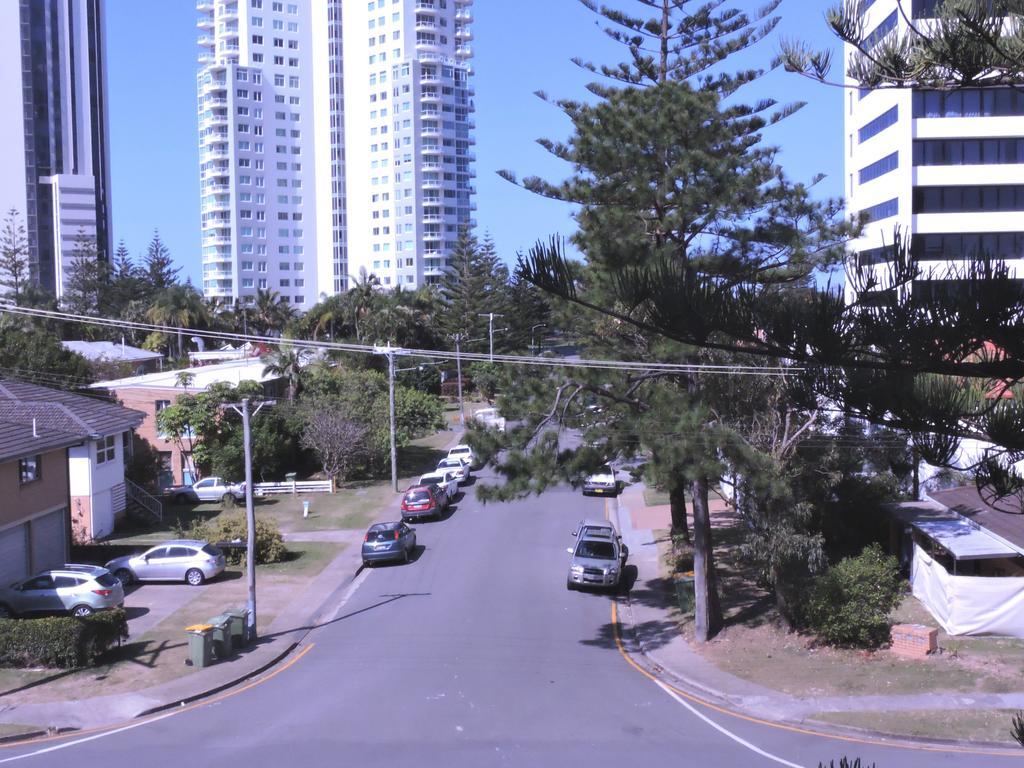 Broadbeach Travel Inn Apartments Gold Coast Exterior photo